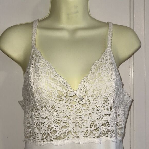 Vintage Vassarette white nylon full slip with stretch lace bodice - Picture 2 of 9